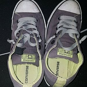 Size 5 Converse Shoes